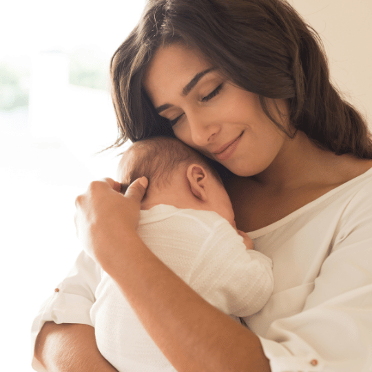 Super Greens & Breastfeeding: Benefits, Safety, and How They Support Milk Supply